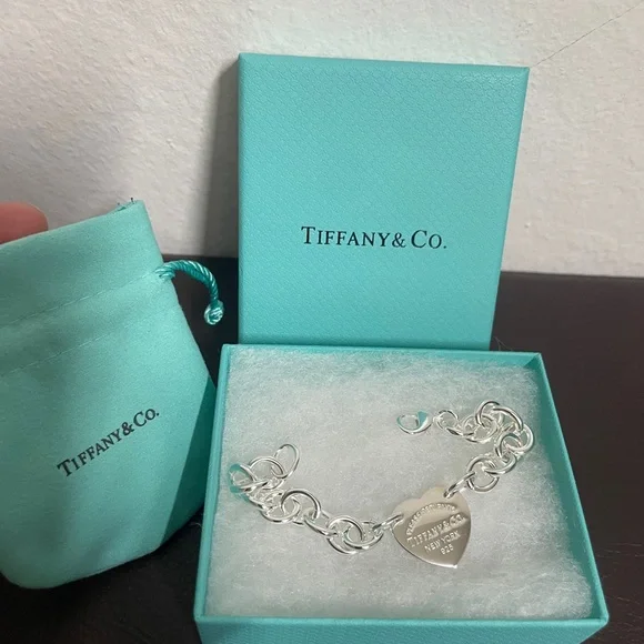 Tiffany & Co. - Picture 4 of 13